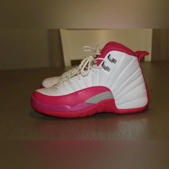 Size 5.5Y Nike Air Jordan 12 Retro Dynamic Pink White 510815-109 - Picture 3 of 3